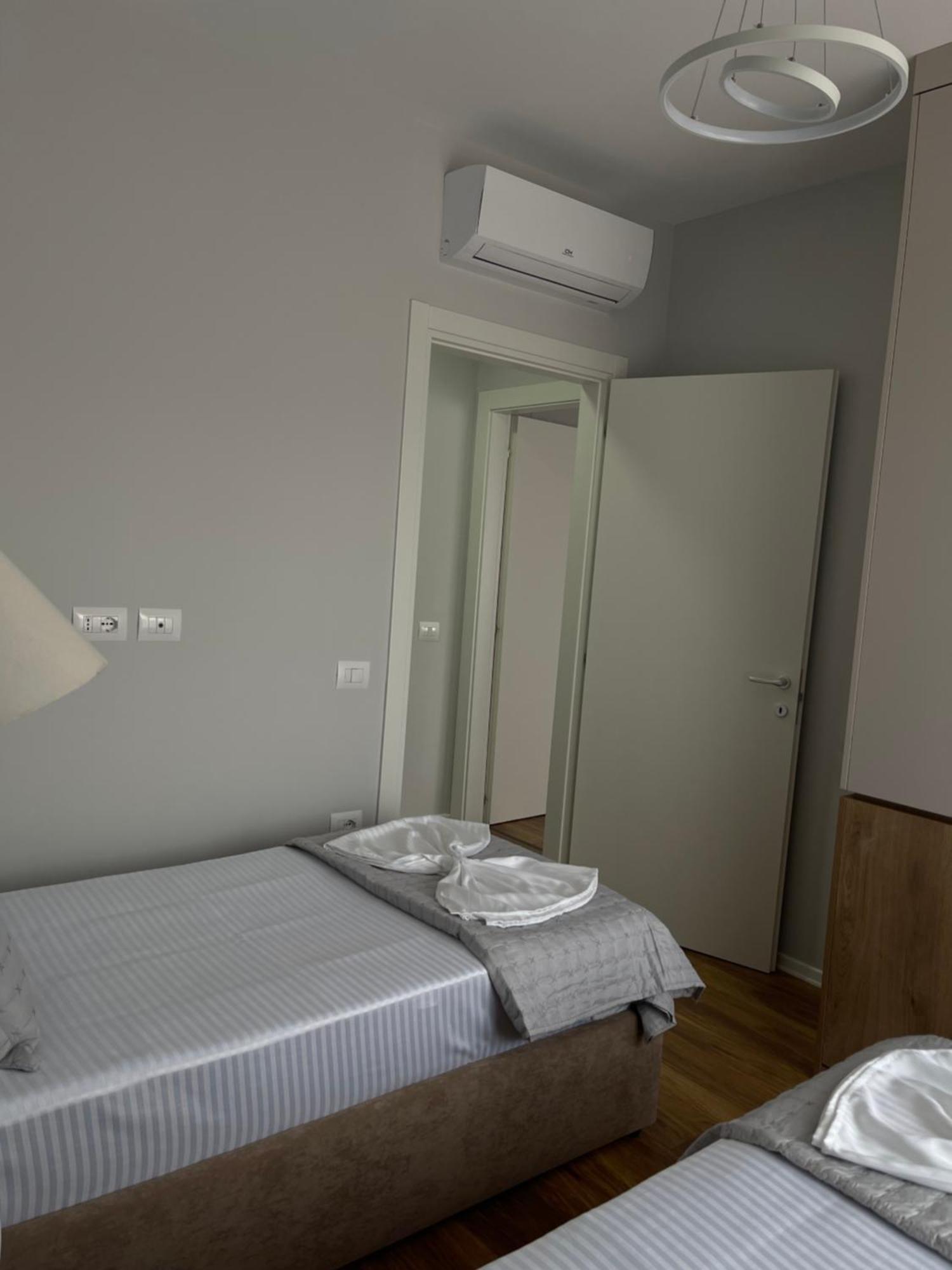 New Bazaar, Grand Apartment تيرانا المظهر الخارجي الصورة